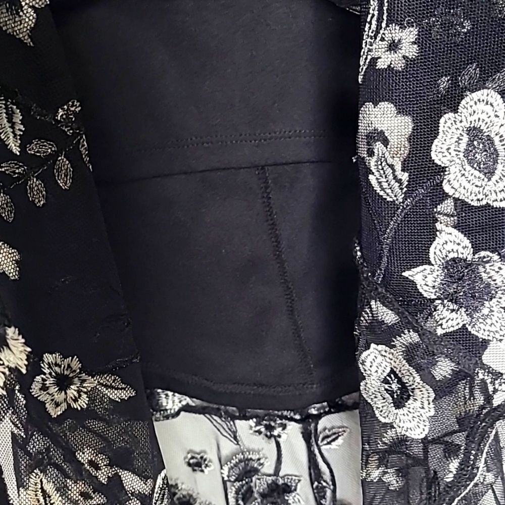 Thalia Sodi Black Midi-Skirt, White Embroidered Flowers, Sheer Ruffle, Sz 8 - Picture 4 of 8